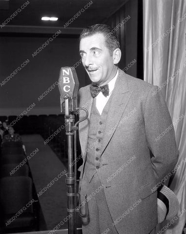 Edward Everett Horton at the NBC microphone 8b03-239