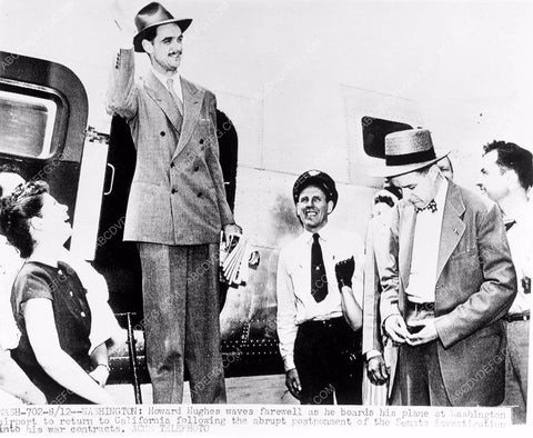 news photo Howard Hughes leaves Washington State for California 8b03-270