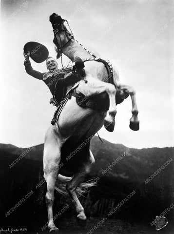cowboy star Buck Jones on his horse Silver 8b03-327