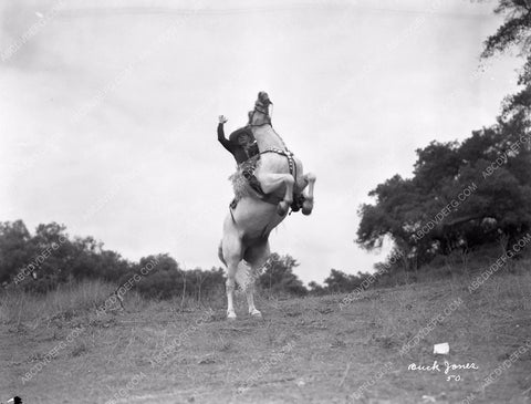 cowboy star Buck Jones on his horse Silver 8b03-339