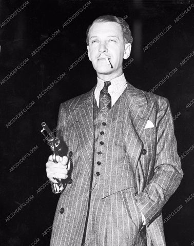 Otto Kruger and pistol 8b03-435