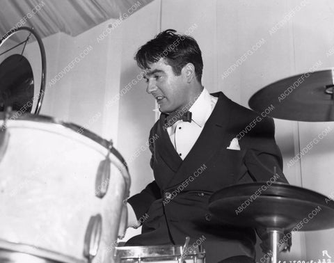 Gene Krupa at the drums 8b03-437