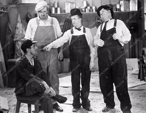 Stan Laurel Oliver Hardy comedy shortr The Finishing Touch 8b03-443