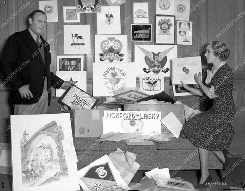 Mary Pickford Jesse Lasky decide on a logo 8b03-558