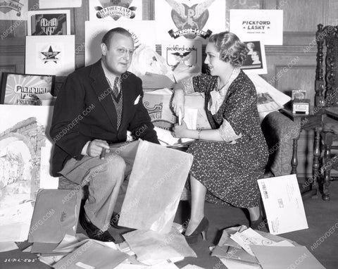 Mary Pickford Jesse Lasky decide on a logo 8b03-564