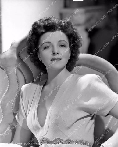 Mona Maris glamour portrait 8b03-679