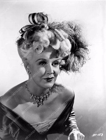 Marion Martin portrait 8b03-692