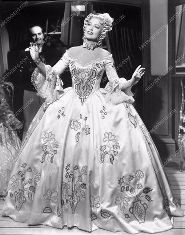 Jeanette MacDonald portrait 8b03-854