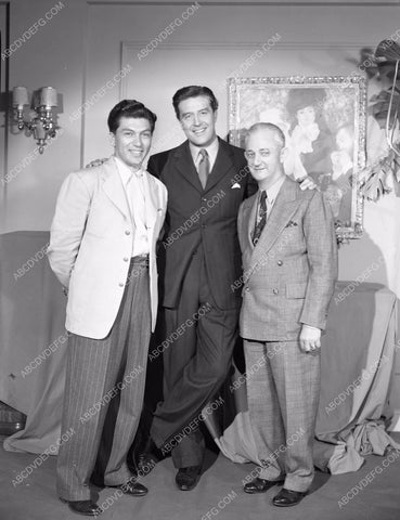 Ray Milland and I don't know who 8b03-902