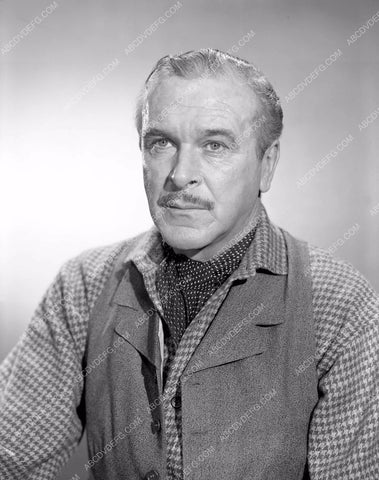 Damian O'Flynn western portrait 8b4-140