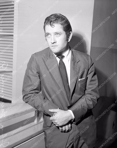 Claude Rains behind the scenes 8b4-562