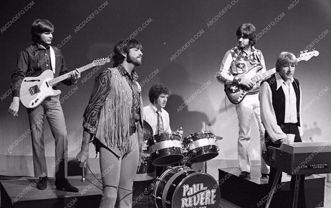music rock n roll 1960s garage band Paul Revere and the Raiders 8b4-579