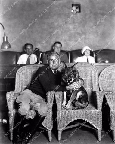 famous dog star Rin Tin Tin admires his handywork in screening room 8b4-616