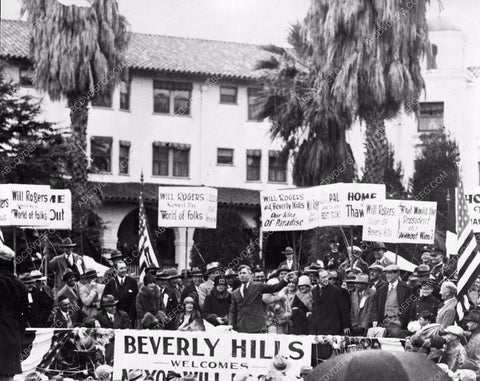news photo Historic LA Beverly Hills welcomes Will Rogers World of Folks 8b4-667