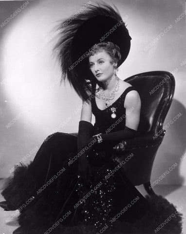 Barbara Stanwyck portrait 8b5-114