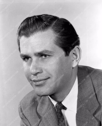 Michael Strong portrait 8b5-163