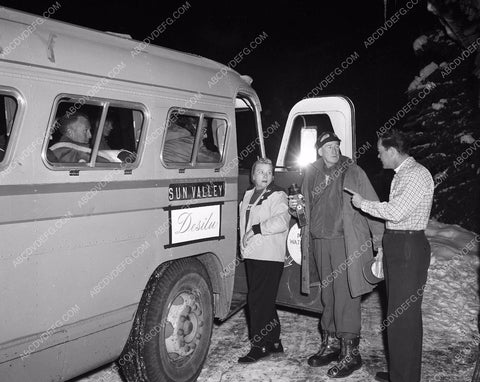 Desi Arnaz cast crew behind scenes Westinghouse Desilu Playhouse 8b5-285