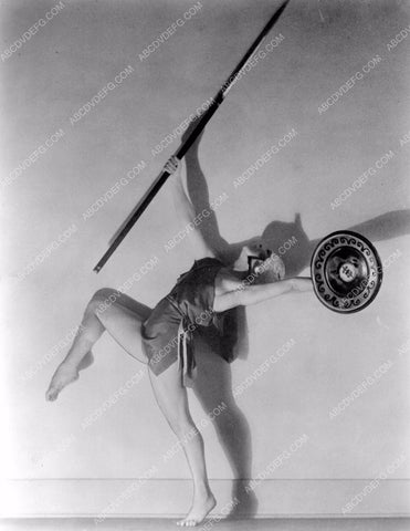 Edith Jane of her School of Dancing performs ballet 8b6-015