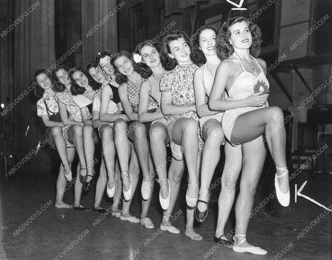 dance ballet girls warm up and rehearse for Countess Maritza 8b6-019