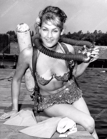 W Berlin designer Heinz Oestergaard's Gisela Eberle goes scuba diving 8b6-090