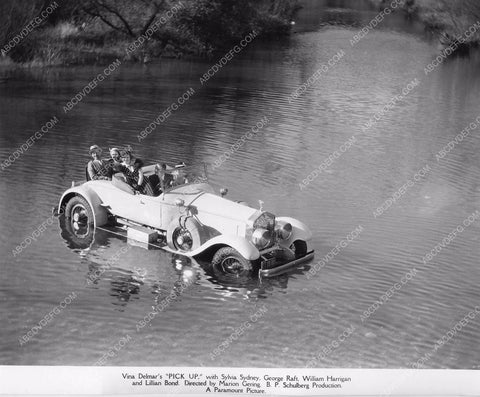 Sylvia Sydney Lillian Bond try to cross river film Pick Up 8b6-454