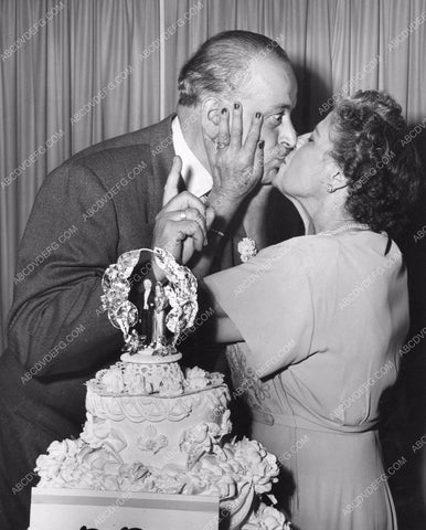 Chef & Rosina Milani celebrate wedding cake anniversary 8b6-494
