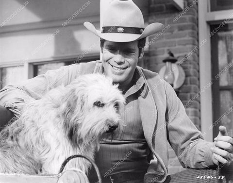 Doug McClure and Ulysses the dog TV The Virginian 8b6-510