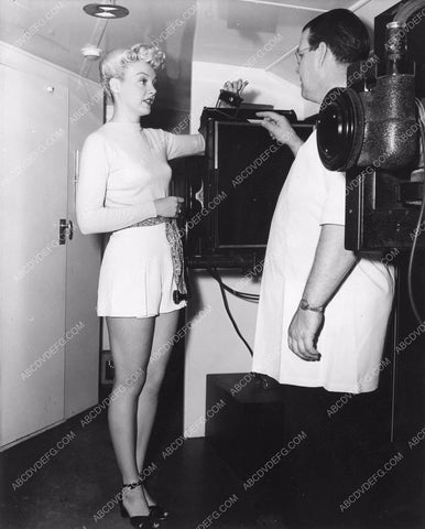 Leslie Brooks uses mobile X-Ray machine for Tuberculosis awareness 8b6-543