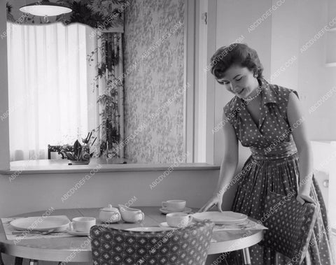 news photo 1956 Sandra Nash official hostess 8b6-570