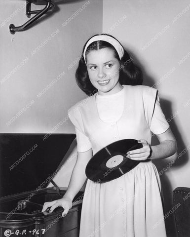 drawing a blank on Columbia starlet and her record player 8b6-614