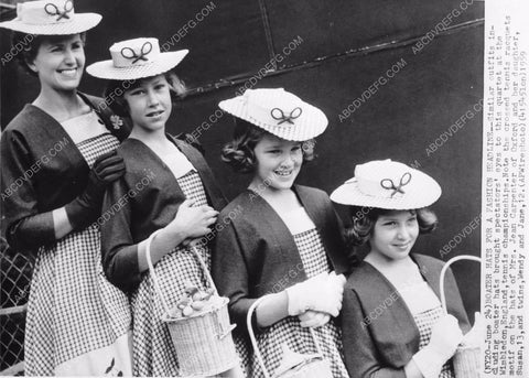 Jean Carpenter and daughters attend Wimbledon Tennis Champion 8b6-627