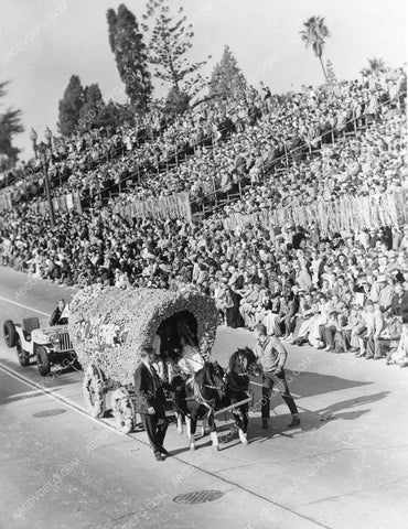Pasadena Tourn of Roses Parade cool covered wagon 8b6-685