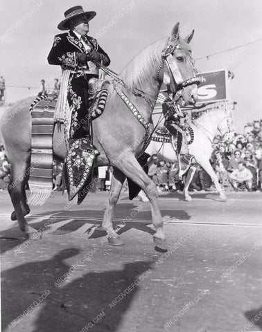 Pasadena Tourn of Roses Parade equestrian rider 8b6-687