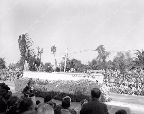 Pasadena Tourn of Roses Parade Alhambra S.S.S. Good Turn float 8b6-694