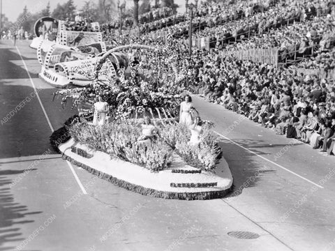 Pasadena Tourn of Roses Parade city of San Diego float 8b6-702