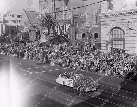 Pasadena Tourn of Roses Parade Grand Marshal vehicle 8b6-707