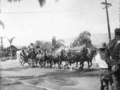 Pasadena Tourn of Roses Parade horse drawn carriage & folks 8b6-714