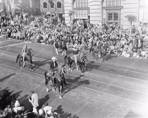 Pasadena Tourn of Roses Parade equestrian riders 8b6-722