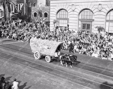 Pasadena Tourn of Roses Parade cool covered wagon 8b6-726