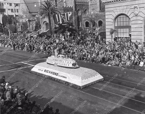 Pasadena Tourn of Roses Parade City of Richmond Riverboat float 8b6-727