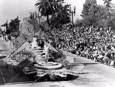 Pasadena Tourn of Roses Parade unknown float 8b6-737