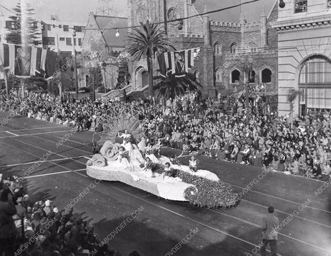 Pasadena Tourn of Roses Parade unknown float 8b6-739