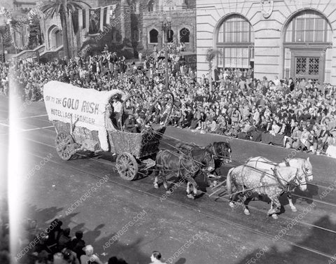 Pasadena Tourn of Roses Parade cool Gold Rush covered wagon 8b6-746