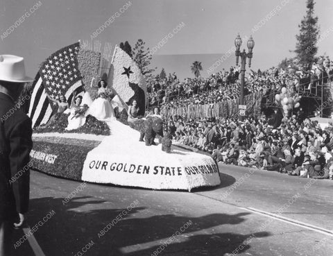 Pasadena Tourn of Roses Parade California Our Golden State float 8b6-759