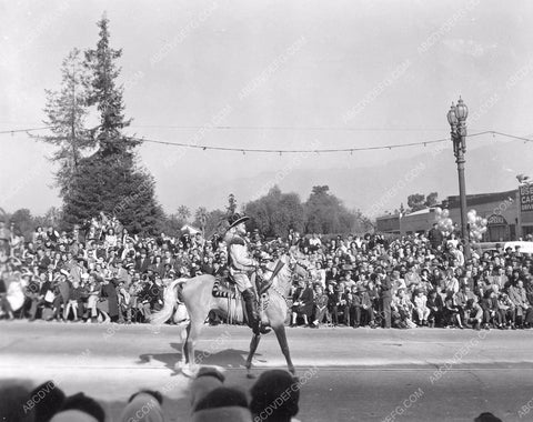 Pasadena Tourn of Roses Parade equestrian riders 8b6-761