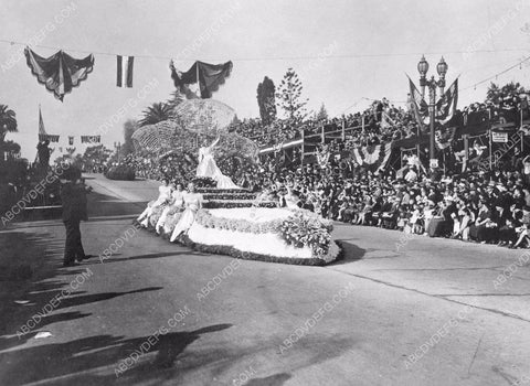 Pasadena Tourn of Roses Parade unknown float 8b6-779
