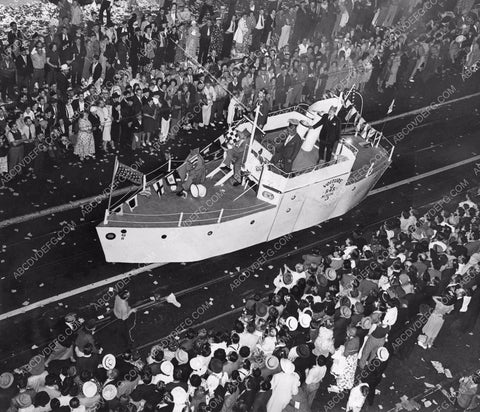 Michigan post 542 Float going down Broadway in Los Angeles 8b6-830
