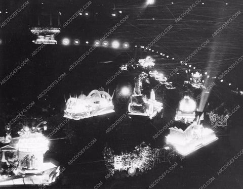 night time lit up floats for unknown parade 8b6-874