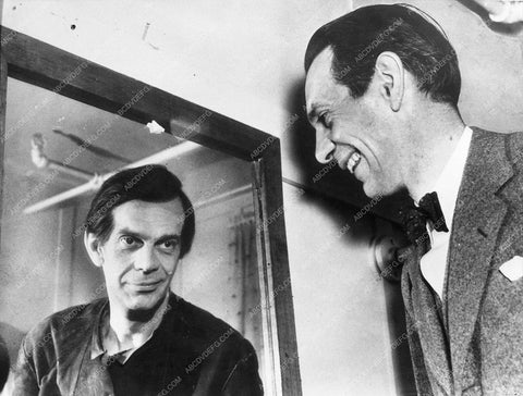 Raymond Massey with different reflection in mirror 9057-25