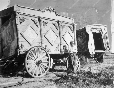 circus wagons come to town 9057-35